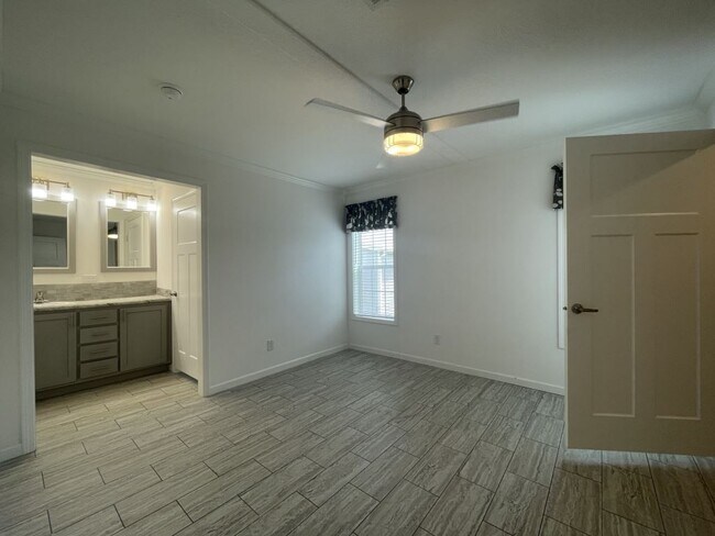 Building Photo - 13124 Lemon Ave