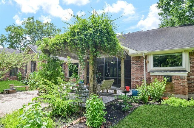 Building Photo - 7610 Breezeway Bend Ln