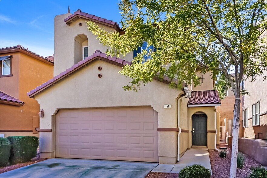 Building Photo - 151 Desert Pond Ave