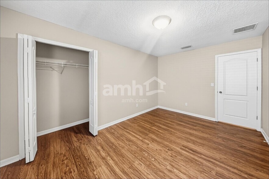 Building Photo - 376 John's Creek Pkwy