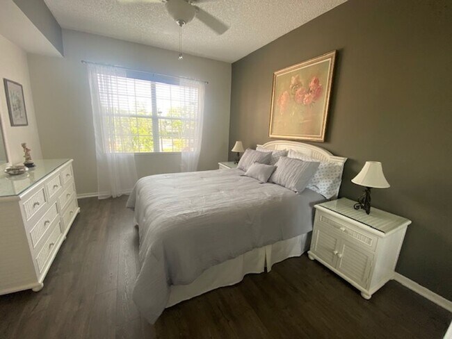 Building Photo - Furnished 2 bedroom 2 bathroom condo