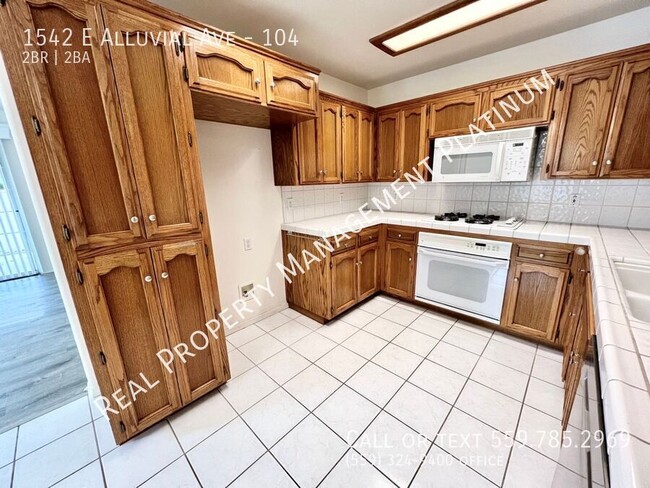 Building Photo - $1,895 Alluvial & Cedar Ave, 2 Bedroom 2 f...