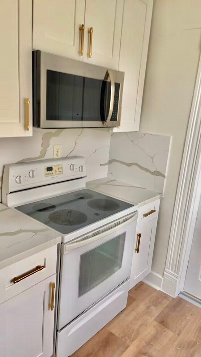 Building Photo - 1427 Church St