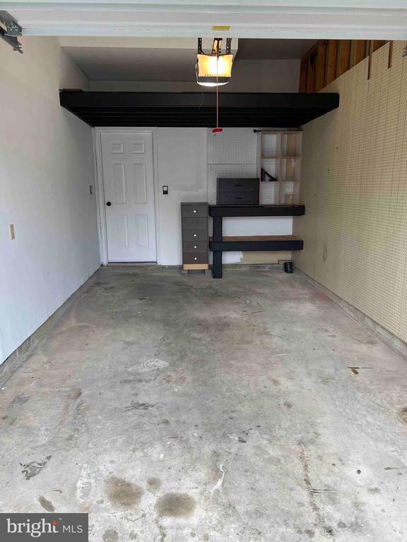 Building Photo - 6247 Spring Knoll Dr