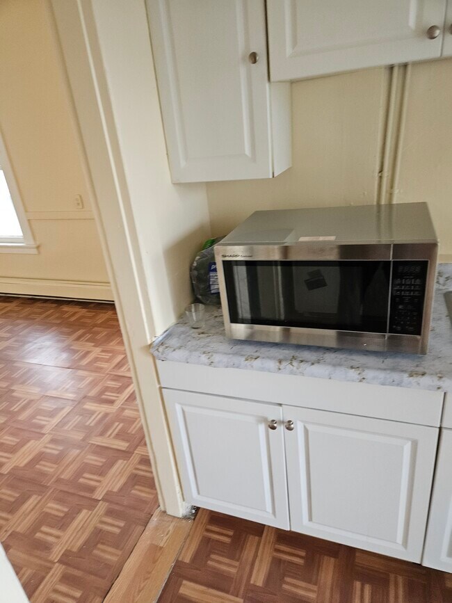 Building Photo - 54 Wildwood Ave