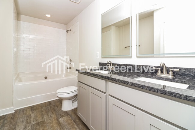 Building Photo - 4814 Station Ln