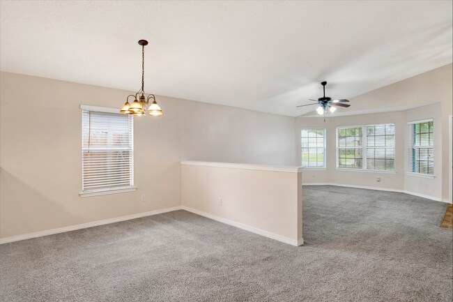 Building Photo - 3 bed 2 bath home off Olive Rd