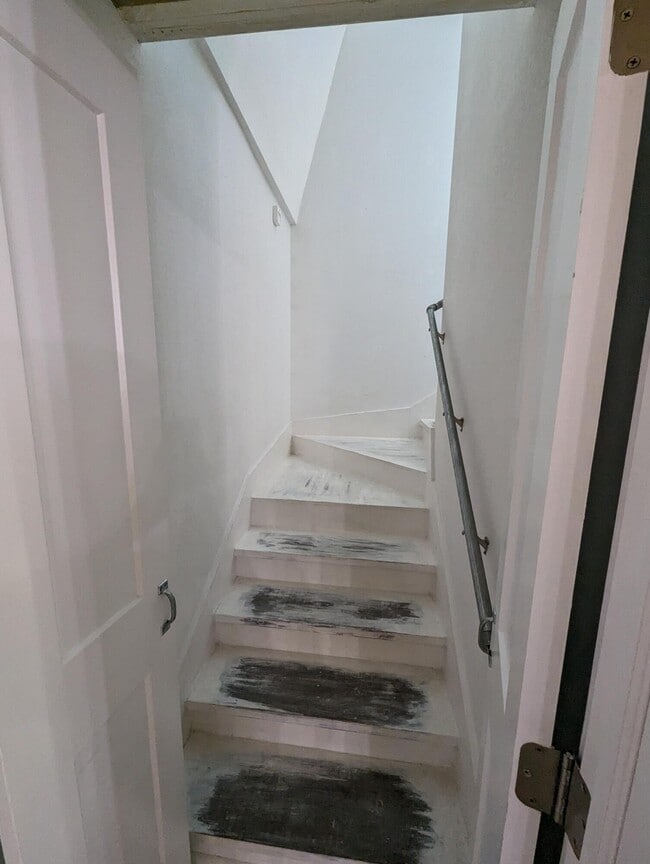 Building Photo - 3348 Lowery Dr