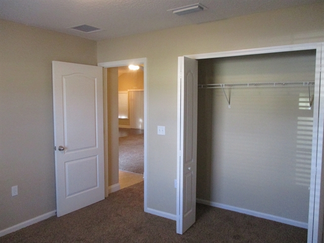 Building Photo - 12052 Hayden Lakes Cir