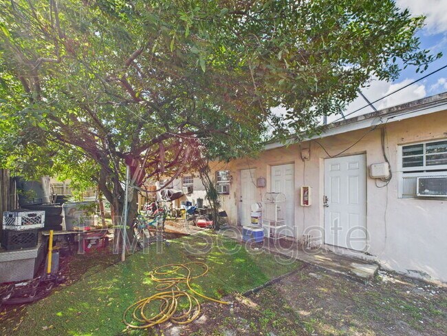 Building Photo - 2711 NW 1st St