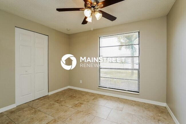Building Photo - 3 Bedroom Pet-Friendly Home in Cape Coral, FL with Main Street Renewal