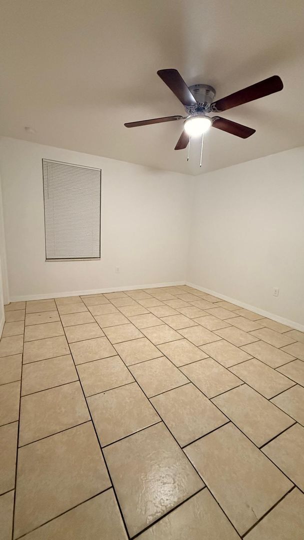 Building Photo - 1604 Woodlyn Dr