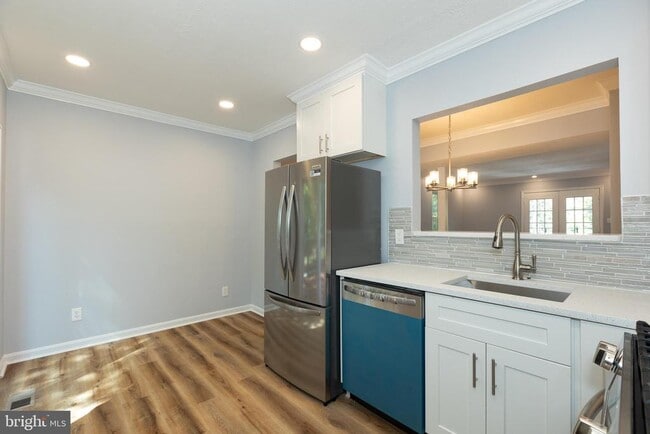 Building Photo - 13640 Deerwater Dr