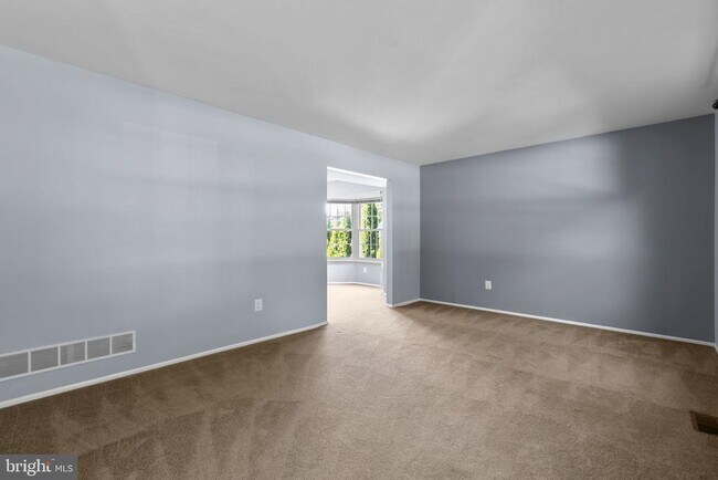 Building Photo - 4706 Bates Dr