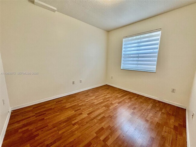 Building Photo - 6520 NW 114th Ave