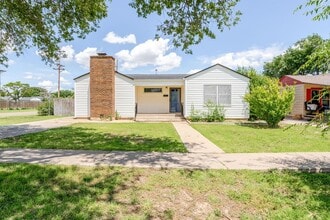 Building Photo - Super nice 5 Bedroom 3 bath property for r...