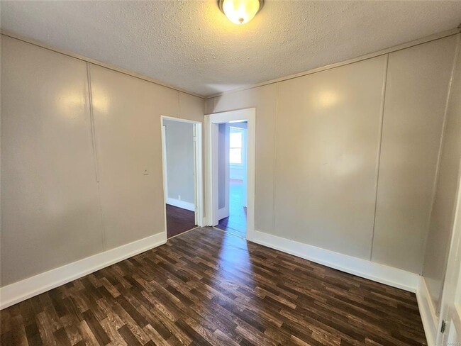 Building Photo - 210 W Osceola St