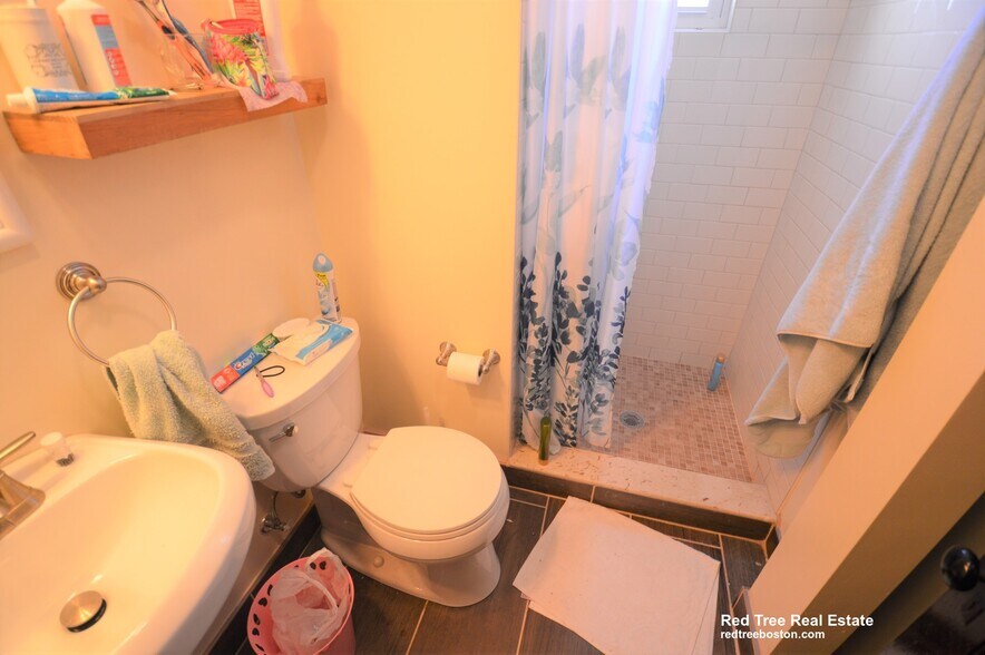 Building Photo - 5 Smythe St