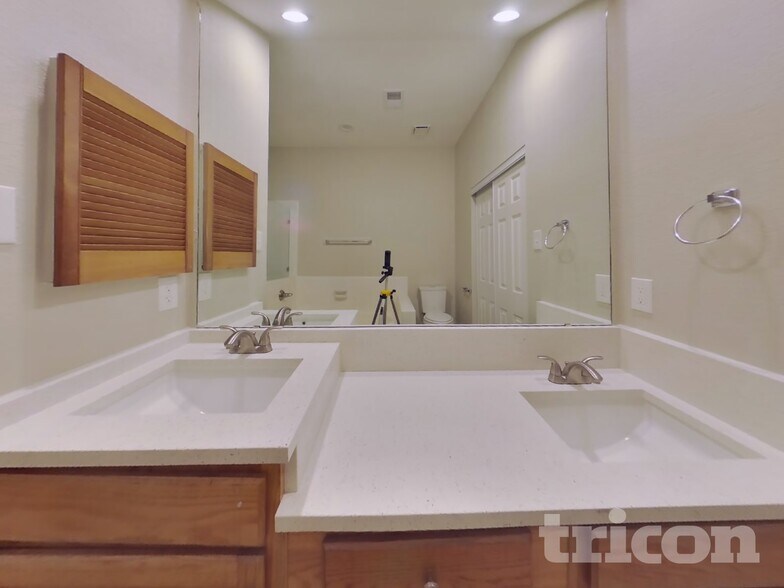 Building Photo - 1314 Jasmine Dr