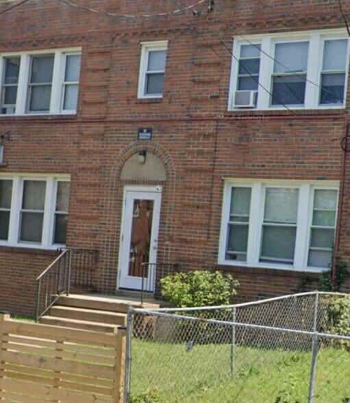 Primary Photo - 5021 1st St NW