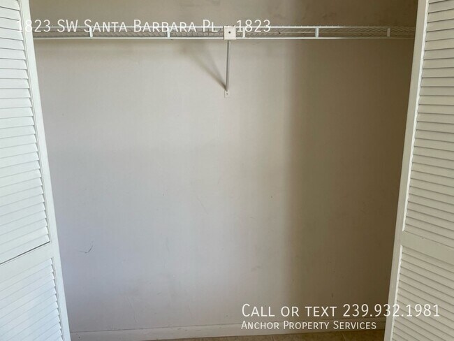 Building Photo - 1823 SW Santa Barbara Pl