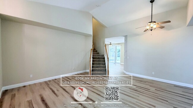 Building Photo - Beautiful 3 bedroom home nestled in cozy Brentwood neighborhood!