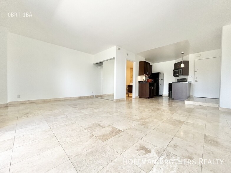 Primary Photo - 3947 Los Feliz Blvd