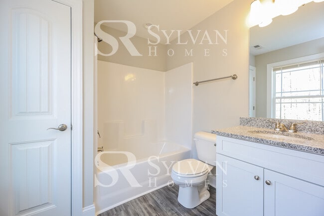 Building Photo - Enjoy living the good life in this 3 bedroom, 2.5 bathroom home