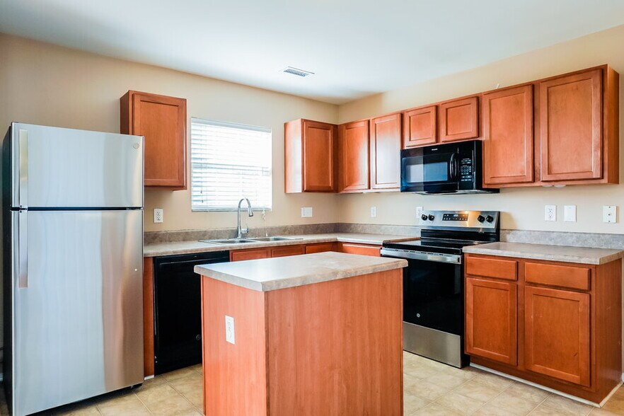 Building Photo - 1013 Lockberry Ct