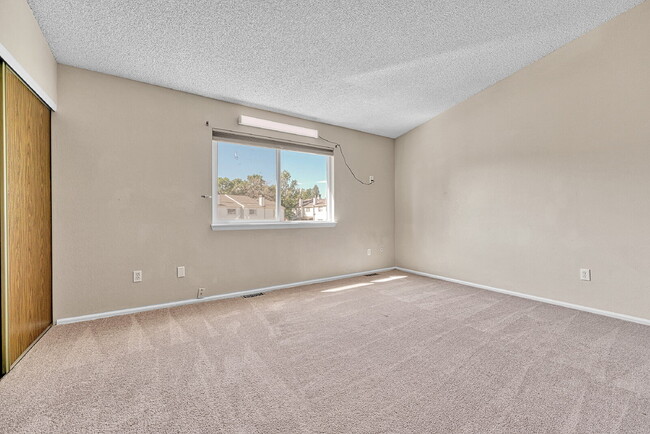 Building Photo - $2,050, 2-bed, 2.5-bath townhouse in the desirable location of Aurora, CO