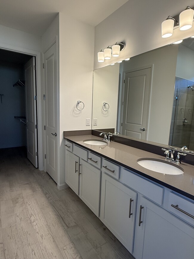 Building Photo - 24750 Marina Del Ray Dr