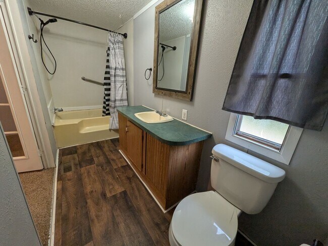 Building Photo - 7988 Hickory Hollow Dr
