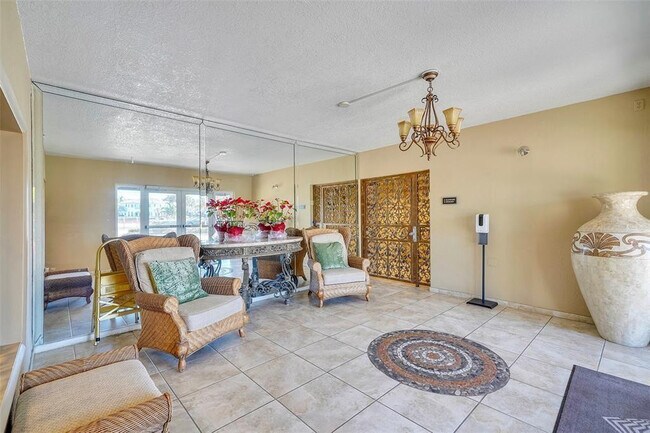 Building Photo - 1401 S Ocean Dr