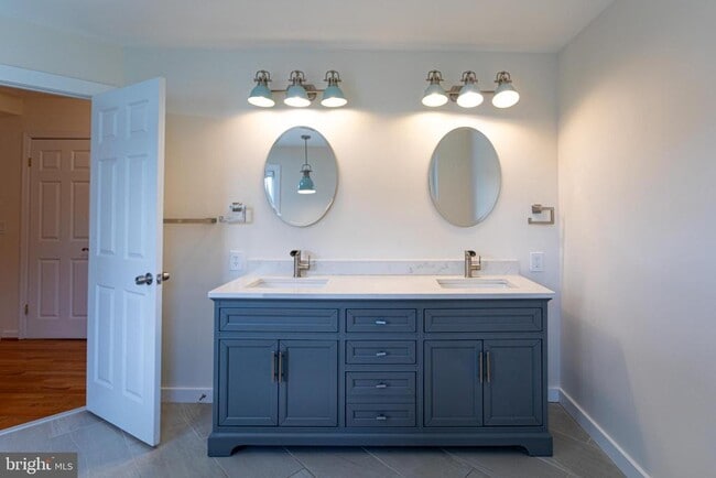 Building Photo - 14912 Emory Ln