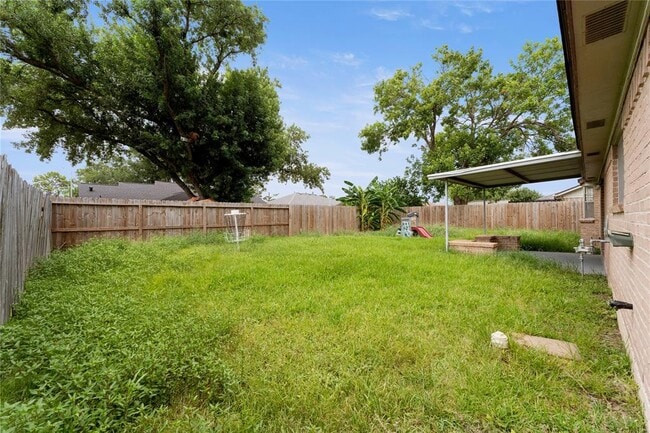 Building Photo - 4907 Fairdale St