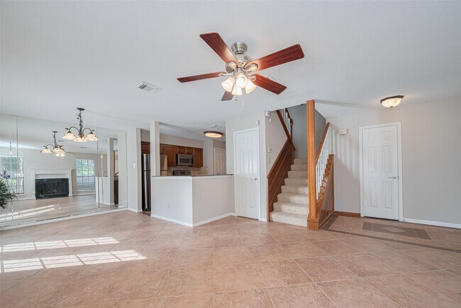 Building Photo - 2211 S Kirkwood Rd