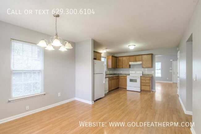 Building Photo - 2116 14th Ave N