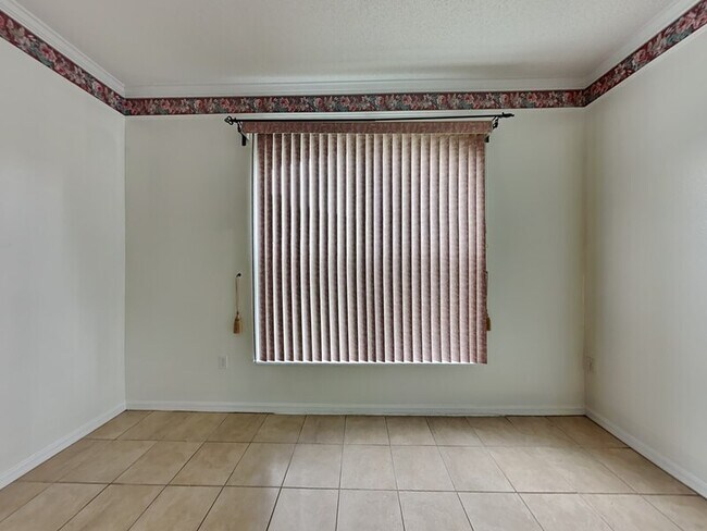 Building Photo - 3233 Kings Ridge Terrace