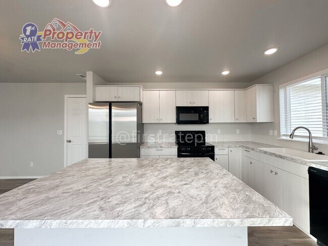 Building Photo - 709 W Smoky Quartz St