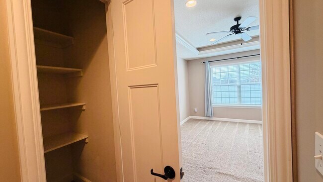 Building Photo - 7406 Rosedown Dr