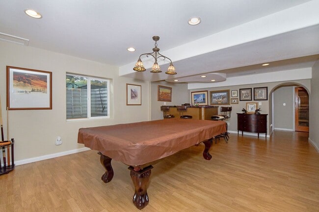 Building Photo - Spacious 2-Story with Mountain Views School District-20