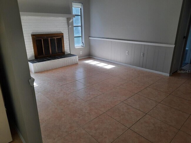 Building Photo - 13016 Serpentine Dr