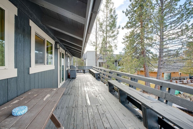 Building Photo - 574 Danube Dr