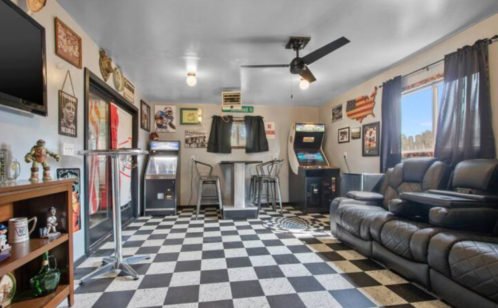 Building Photo - 1071 Kenwood St