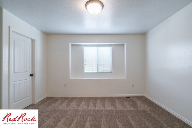 Building Photo - 2075 S Sir Monte Dr