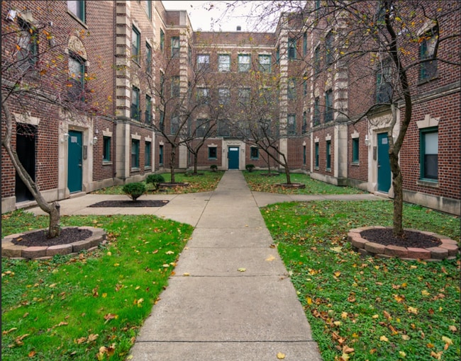 Building Photo - 1 bedroom in Chicago IL 60619