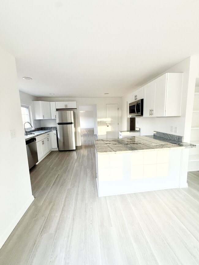 Building Photo - 310 Highland St