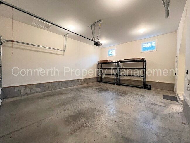 Building Photo - 1615 Porter Ave