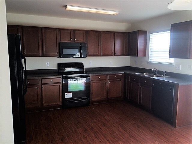 Building Photo - 4984 Mount Hope Dr