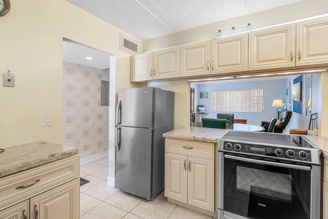 Building Photo - 4500 N Flagler Dr